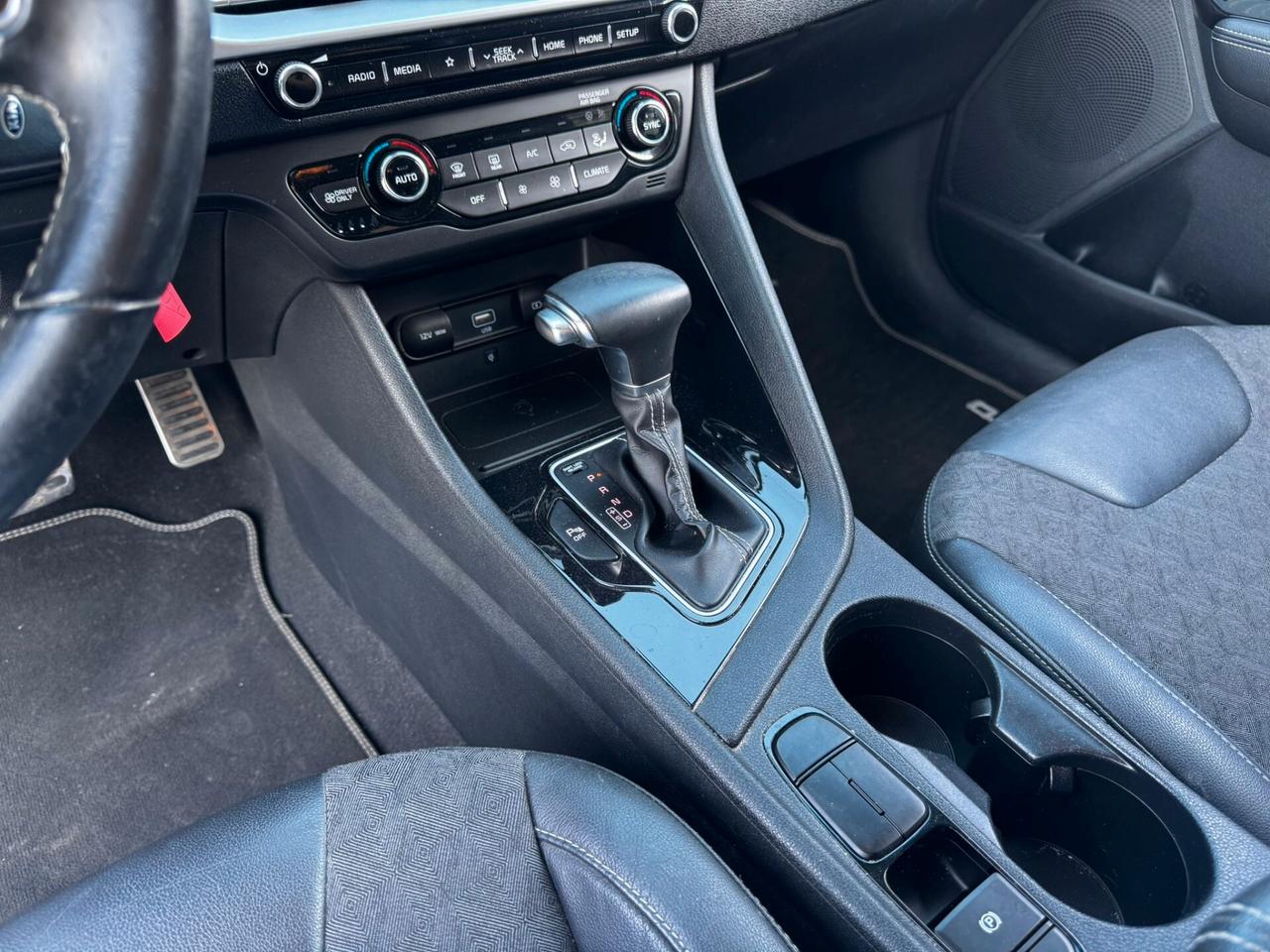 KIA NIRO 1.6 FULL HYBRID STYLE 2020 RETROCAMERA