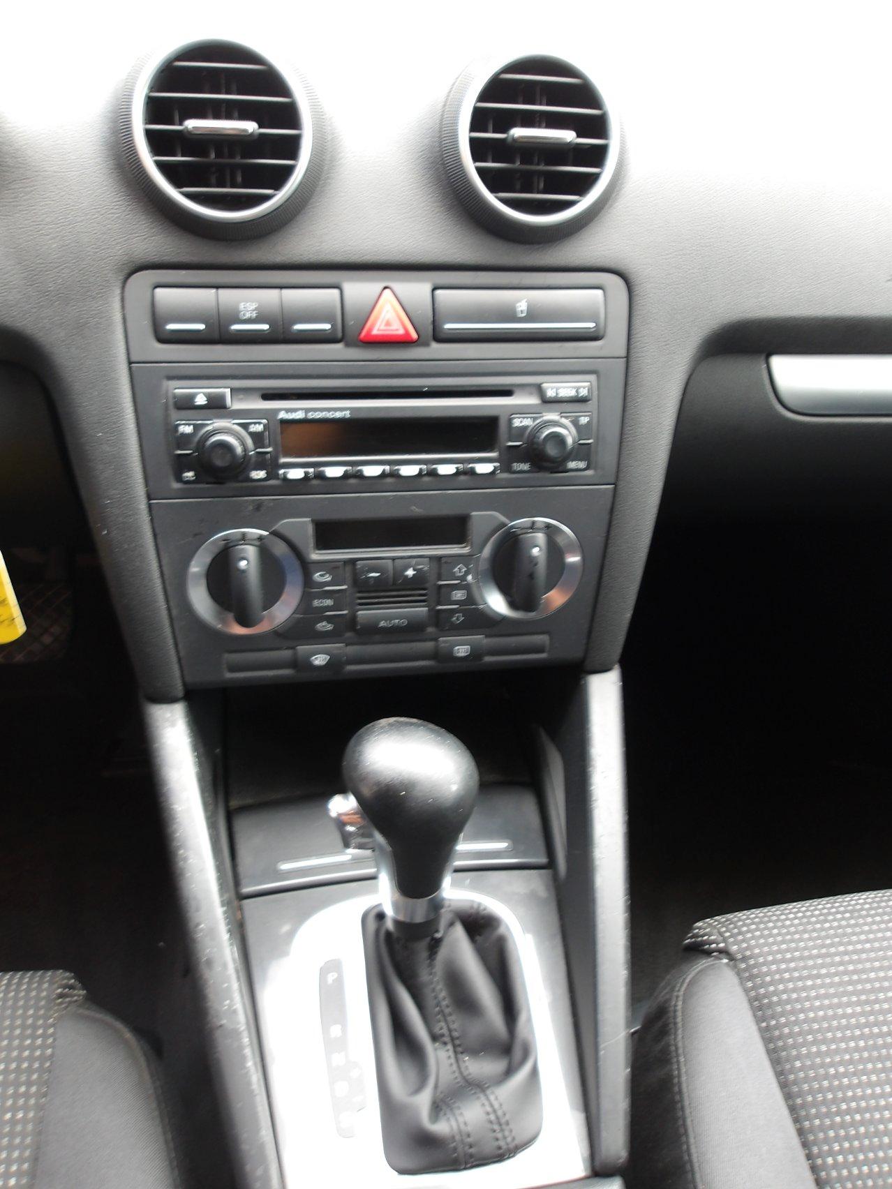 AUDI A3 Sportback 2.0 tdi Ambiente s-tronic (dsg)