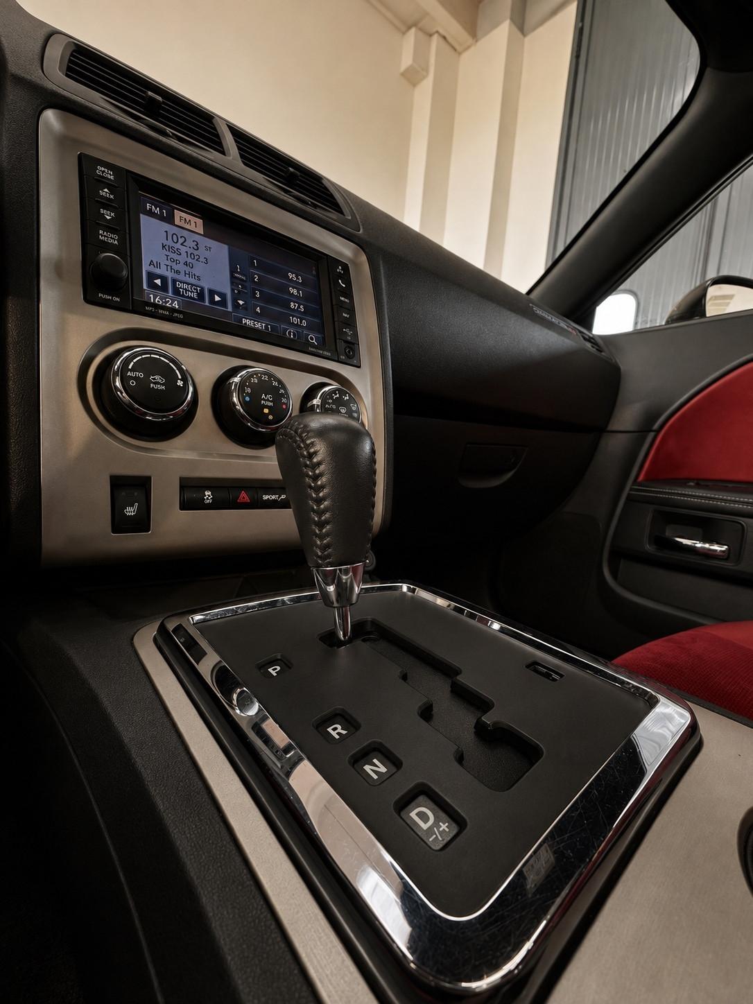Dodge Challenger 6.4 v8 477cv