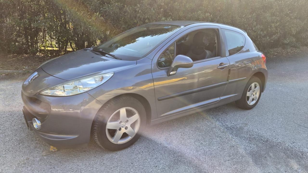 Peugeot 207 1.4 8V 75CV 5p. Energie Sport