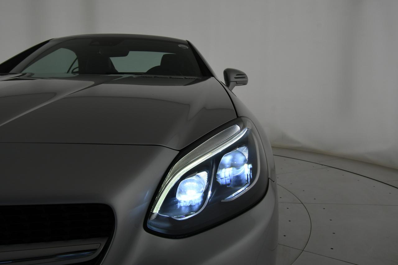 Mercedes-Benz SLC 200 Sport auto CAMERA+LED+C17"