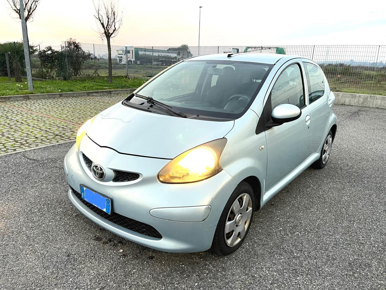 Toyota Aygo 1.0 12V VVT-i 5 porte Sol