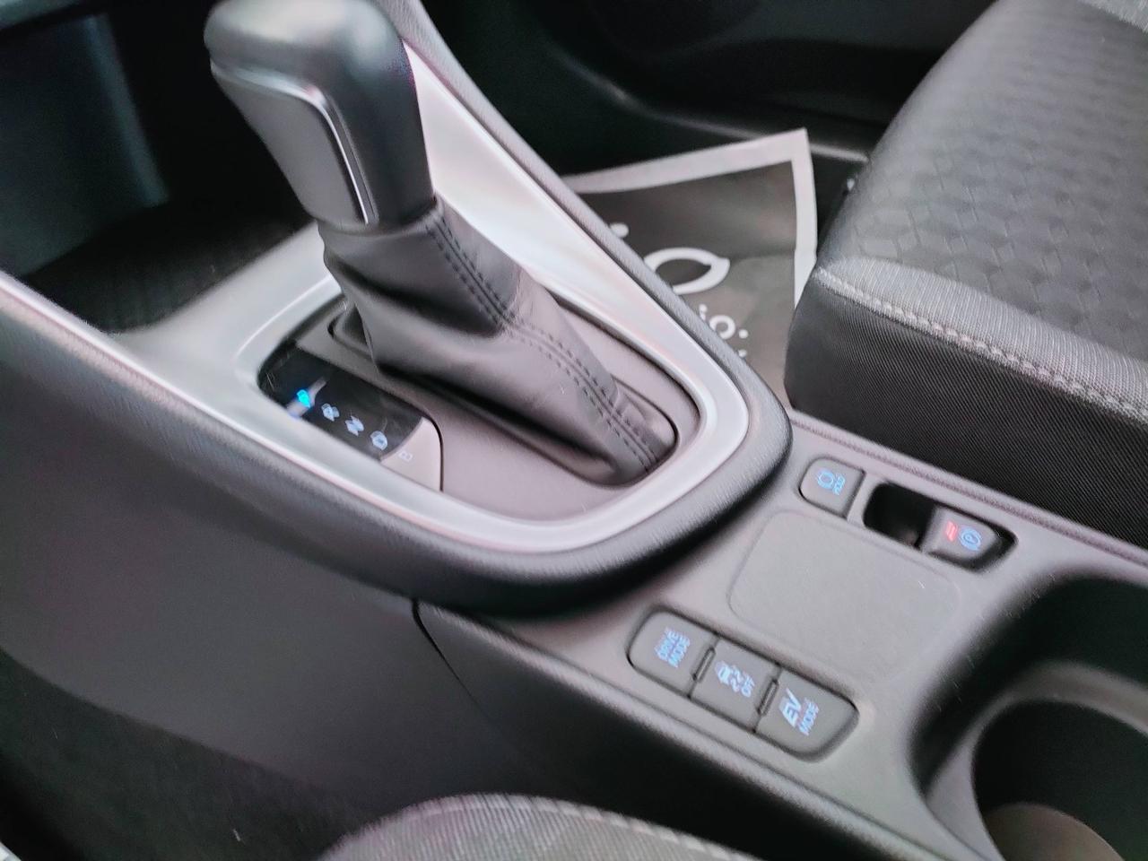 TOYOTA Yaris IV 2020 - Yaris 1.5h Business