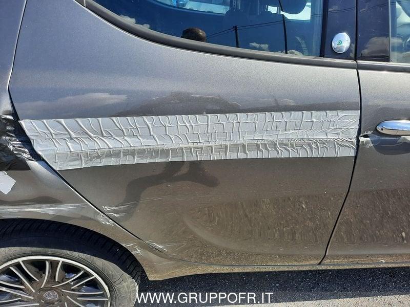 Lancia Ypsilon 0.9 TwinAir 85 CV 5 porte Metano Ecochic Gold