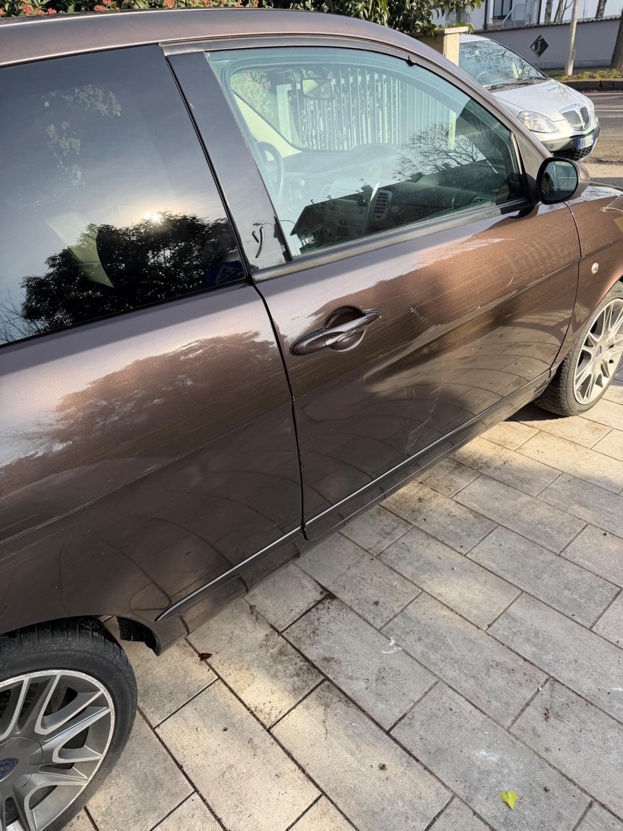 Lancia Ypsilon 1.2 Versus