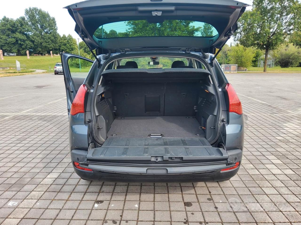Peugeot 3008 1.6 e-HDi 112CV cambio robotizzato S.&S. Business