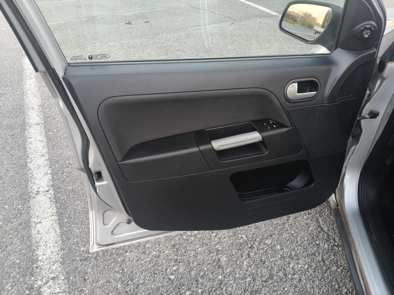 Ford Fusion 1.6 5 porte SOLAMENTE 115.000 KM