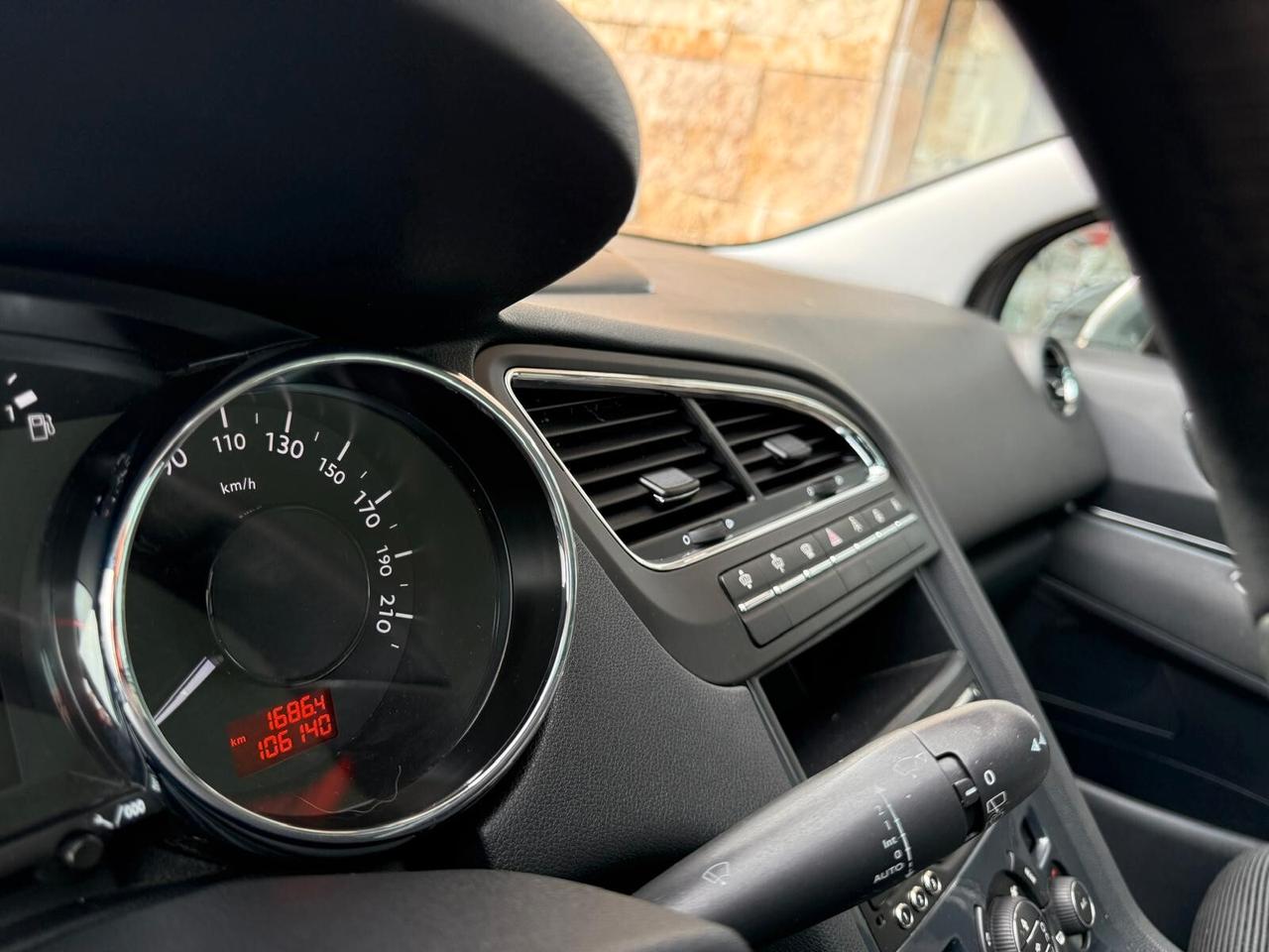 Peugeot 5008 1.6 HDi 115CV Business