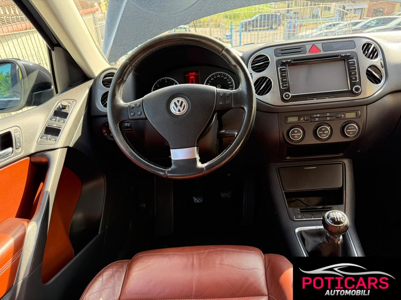 Volkswagen Tiguan 2.0 16V TDI DPF Track & Field (28°)