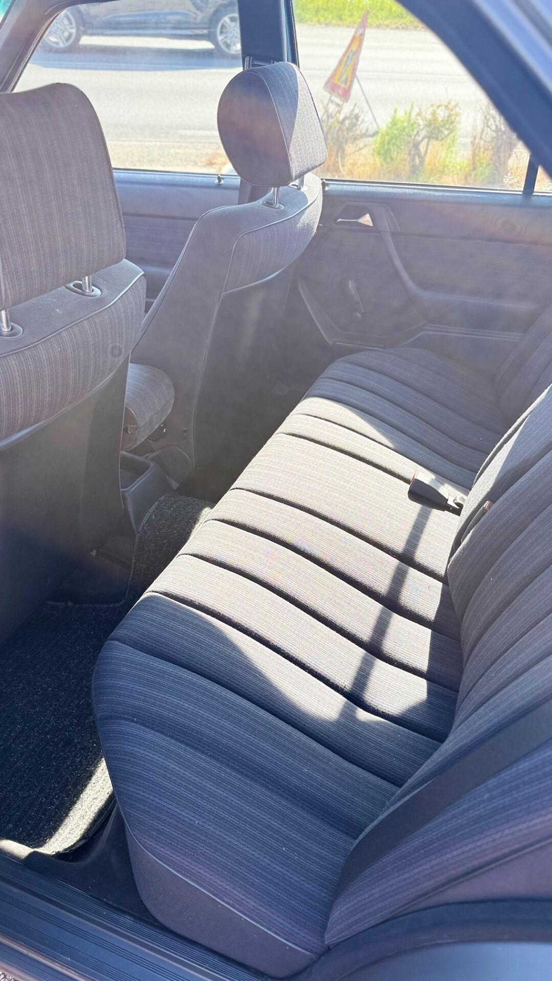 MERCEDES E 200 ARIA CONDIZIONATA