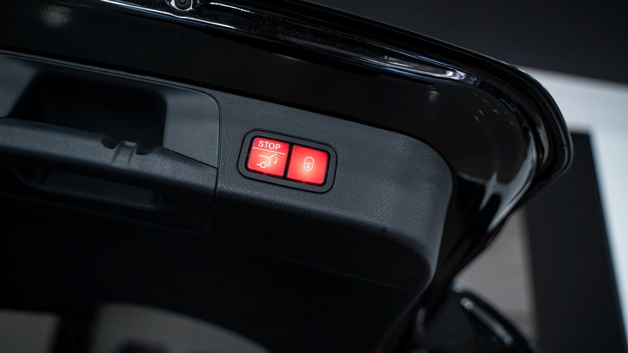 Mercedes-benz GLB 200 D PREMIUM PLUS AMG TETTO PACK LUCI XENON NAVI FULL OPTIONAL