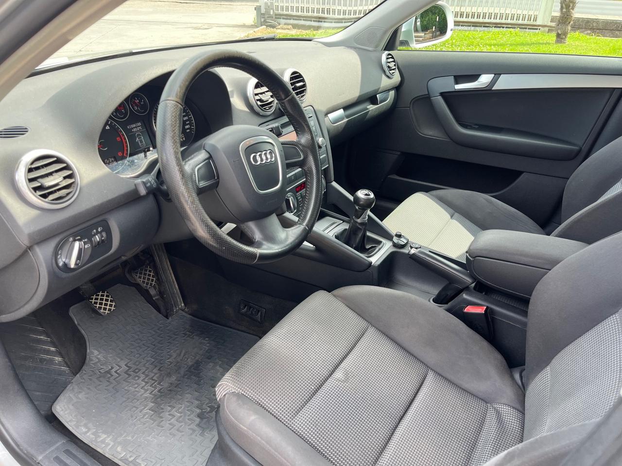 Audi A3 SPB 1.6 TDI 105 CV CR Attraction