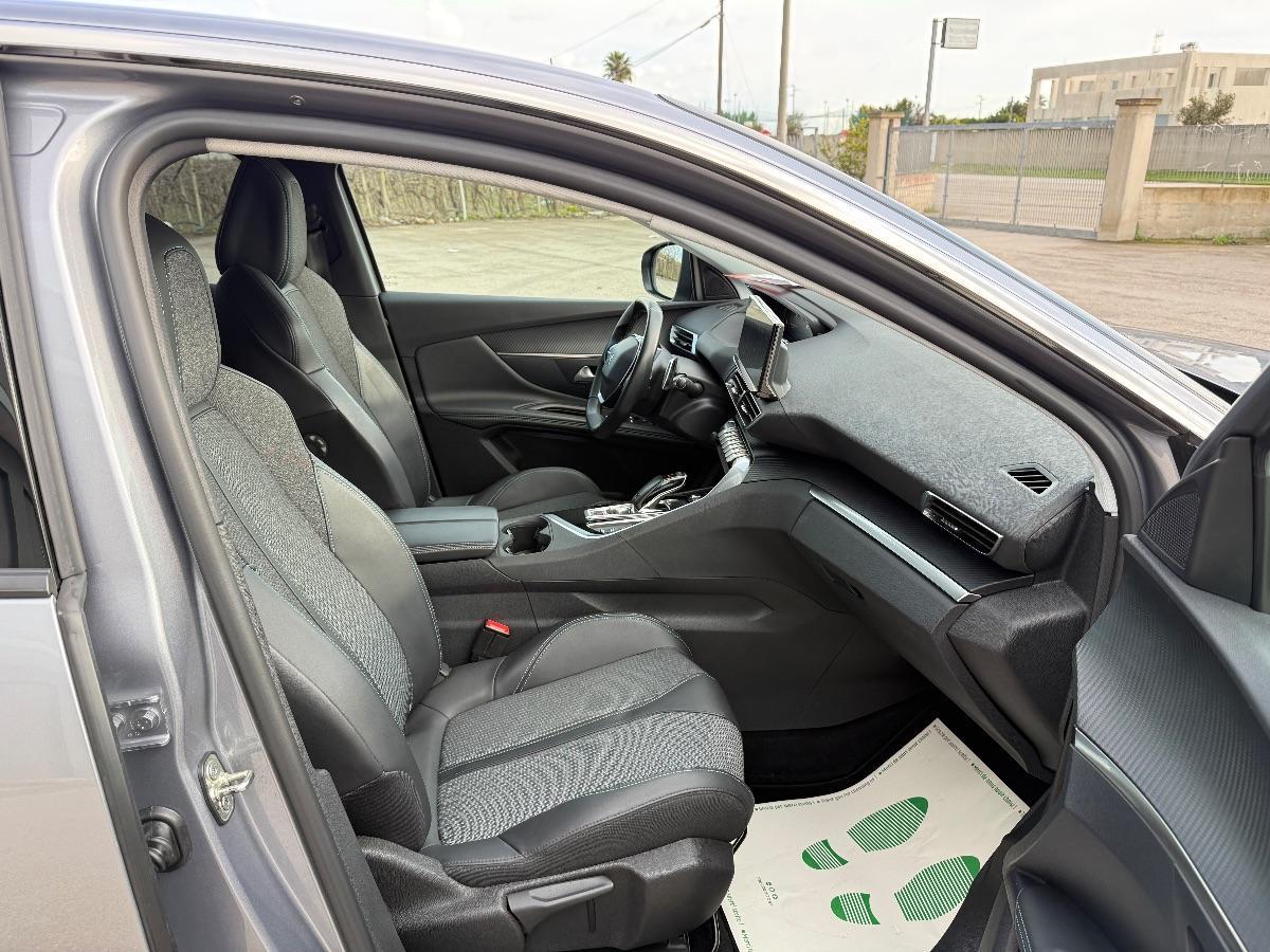 PEUGEOT - 3008 - BlueHDi 130 EAT8 S&S Allure