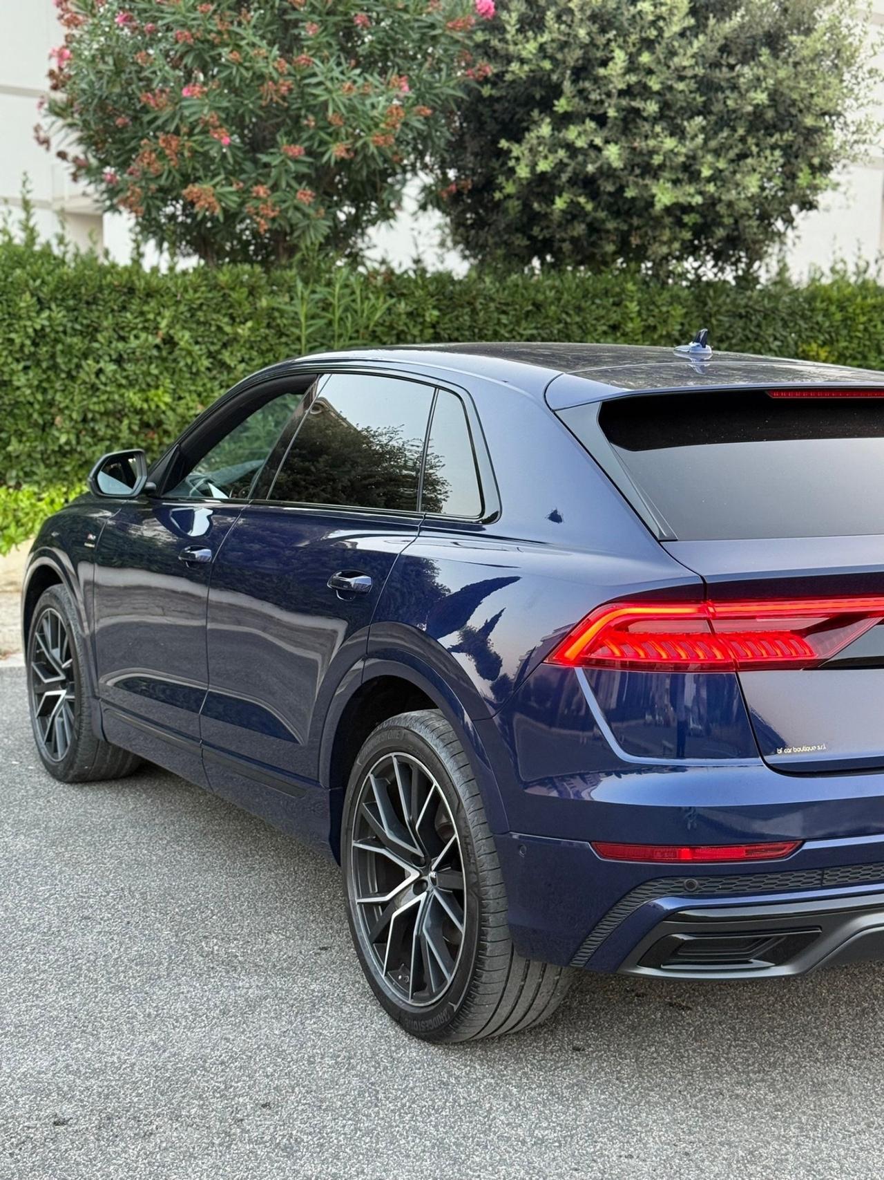 Audi Q8 50 TDI 286 CV quattro S Line Identity Black