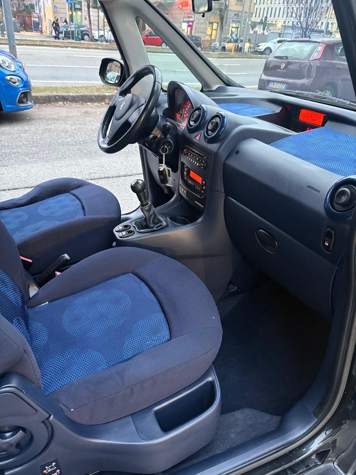 Peugeot 1007 Happy 1.4 75 cv GPL