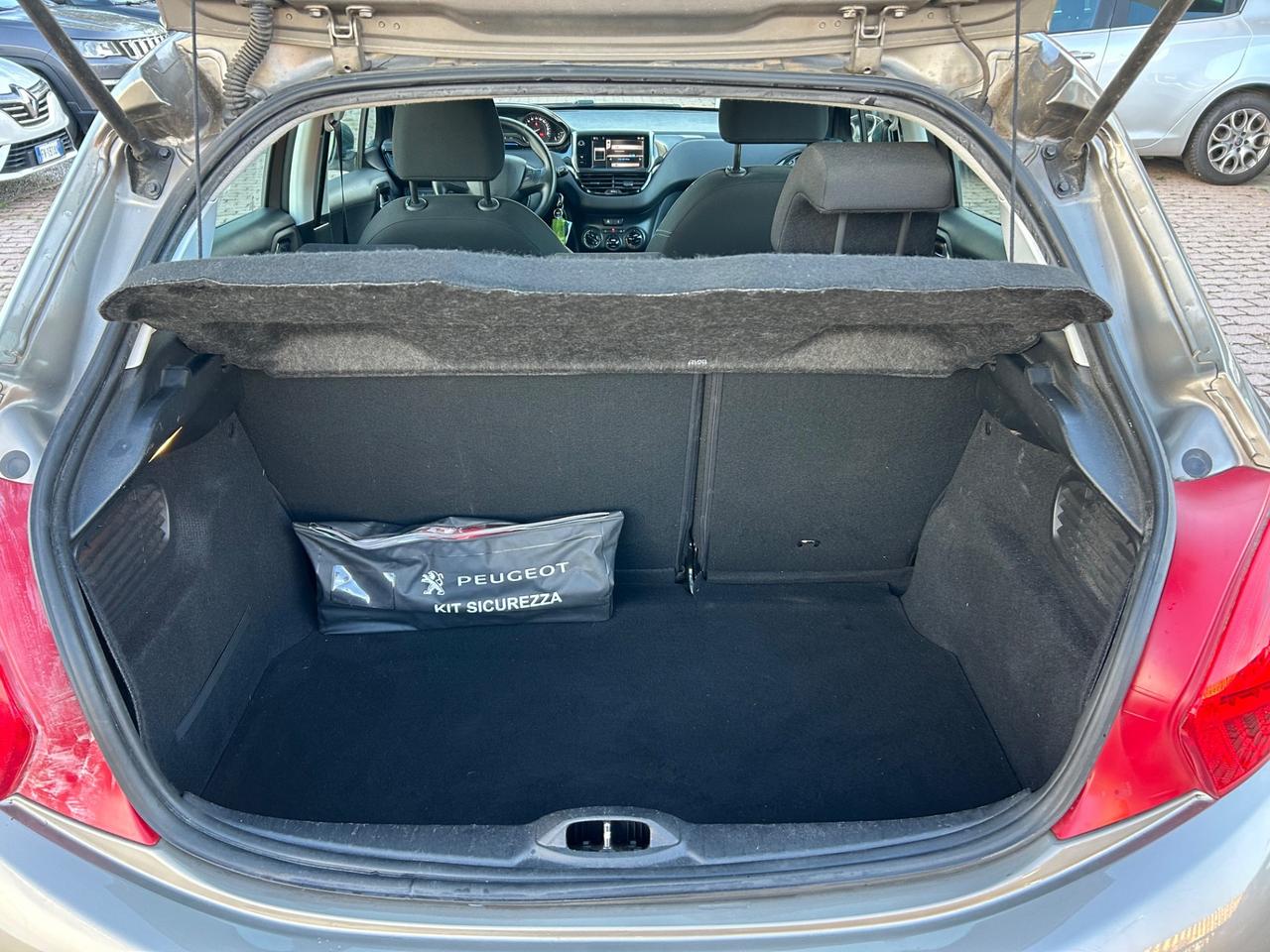 Peugeot 208 1.4 HDi 68 CV 5 porte Allure