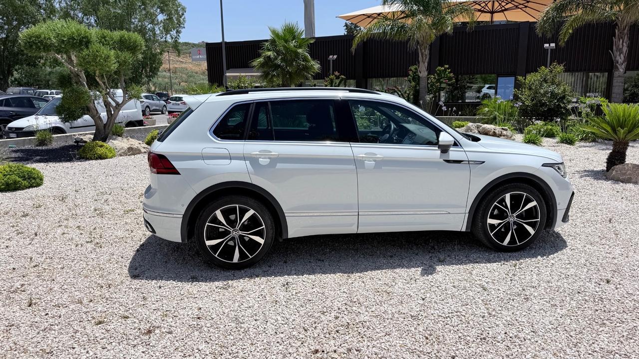 Volkswagen Tiguan 2.0 TDI 150 CV SCR DSG R-Line