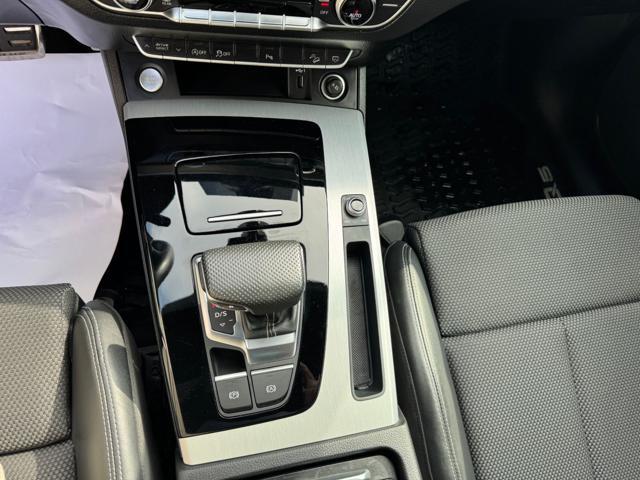 AUDI Q5 40 TDI 204 CV quattro S-Tronic S-Line NAVI+RETR.