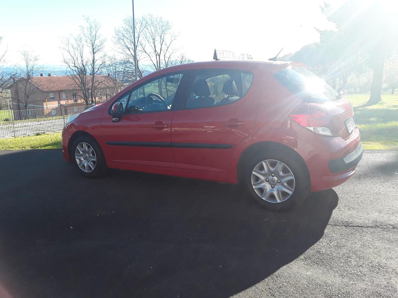 Peugeot 207 1.4 8V 75CV 5p. X Line ECO GPL
