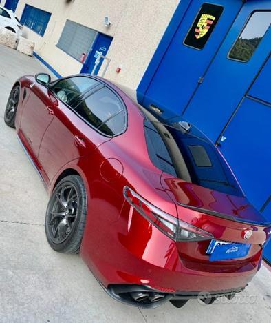 ALFA ROMEO Giulia 2.9 T V6 AT8 Quadrifoglio ROSS