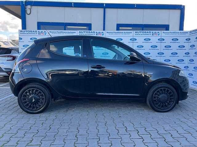 Lancia Ypsilon 1.2 69 CV 5 porte GPL Ecochic Elefantino Blu