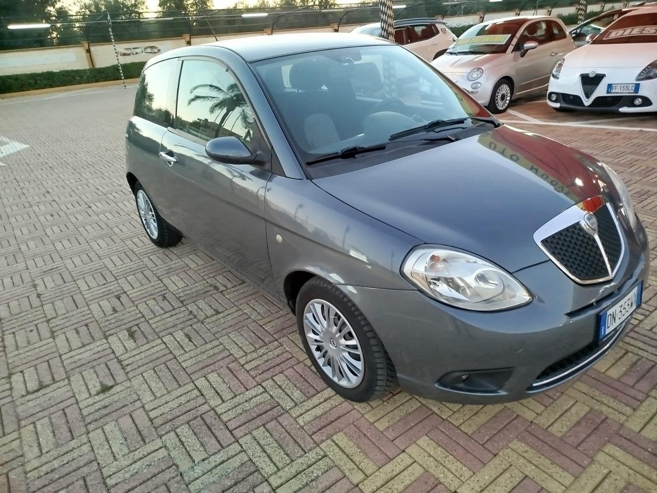 Lancia Ypsilon 1.2 Platino