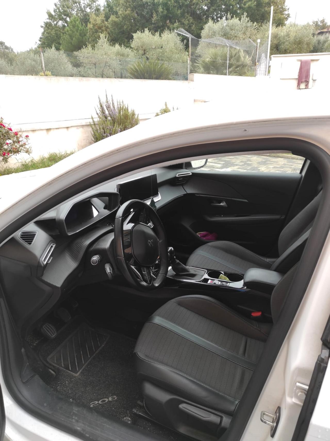 Peugeot 208 PureTech 100 Stop&Start 5 porte Allure
