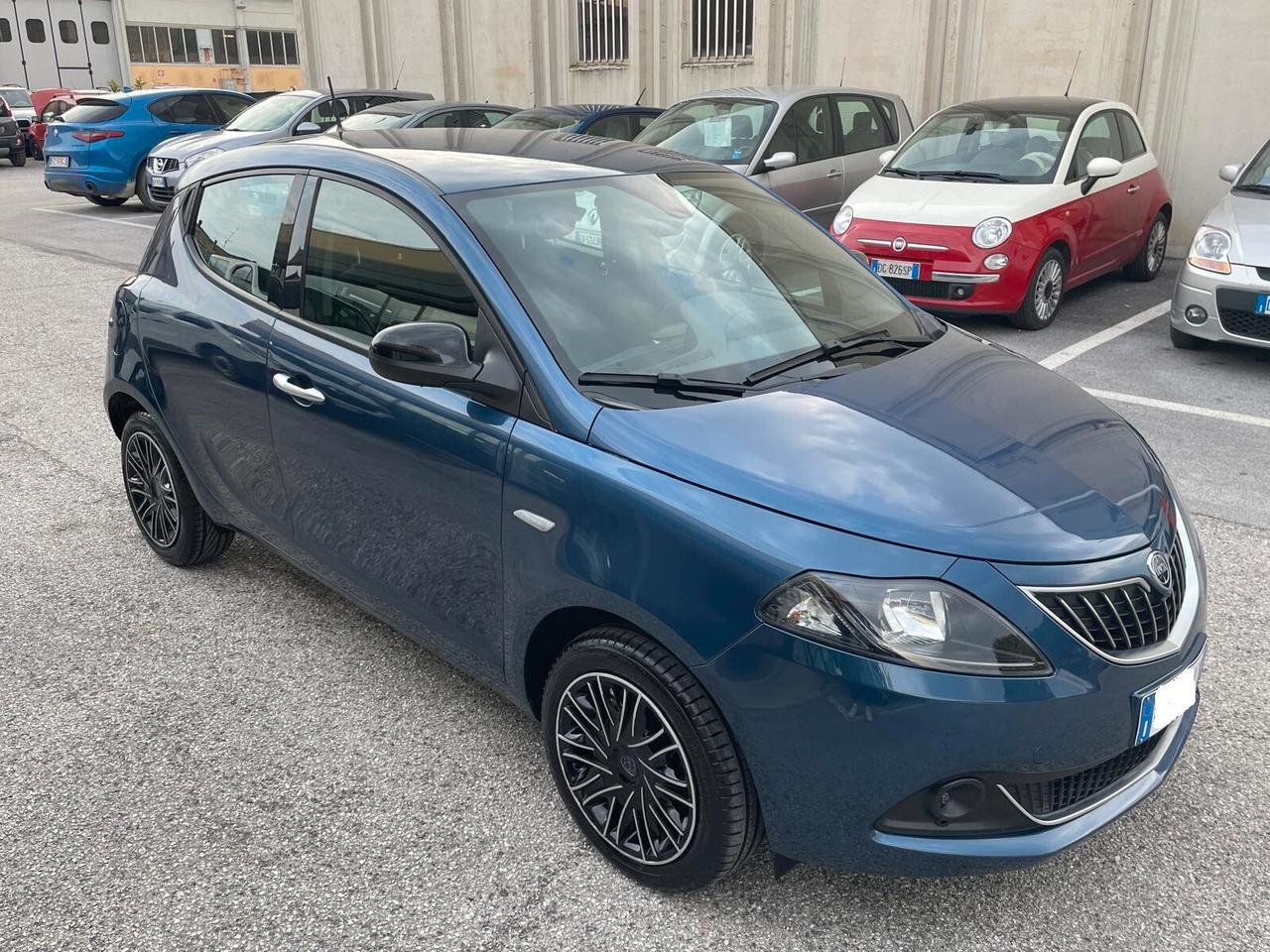 Lancia Ypsilon Hybryd 1.0 70 CV 5 porte S&S GOLD