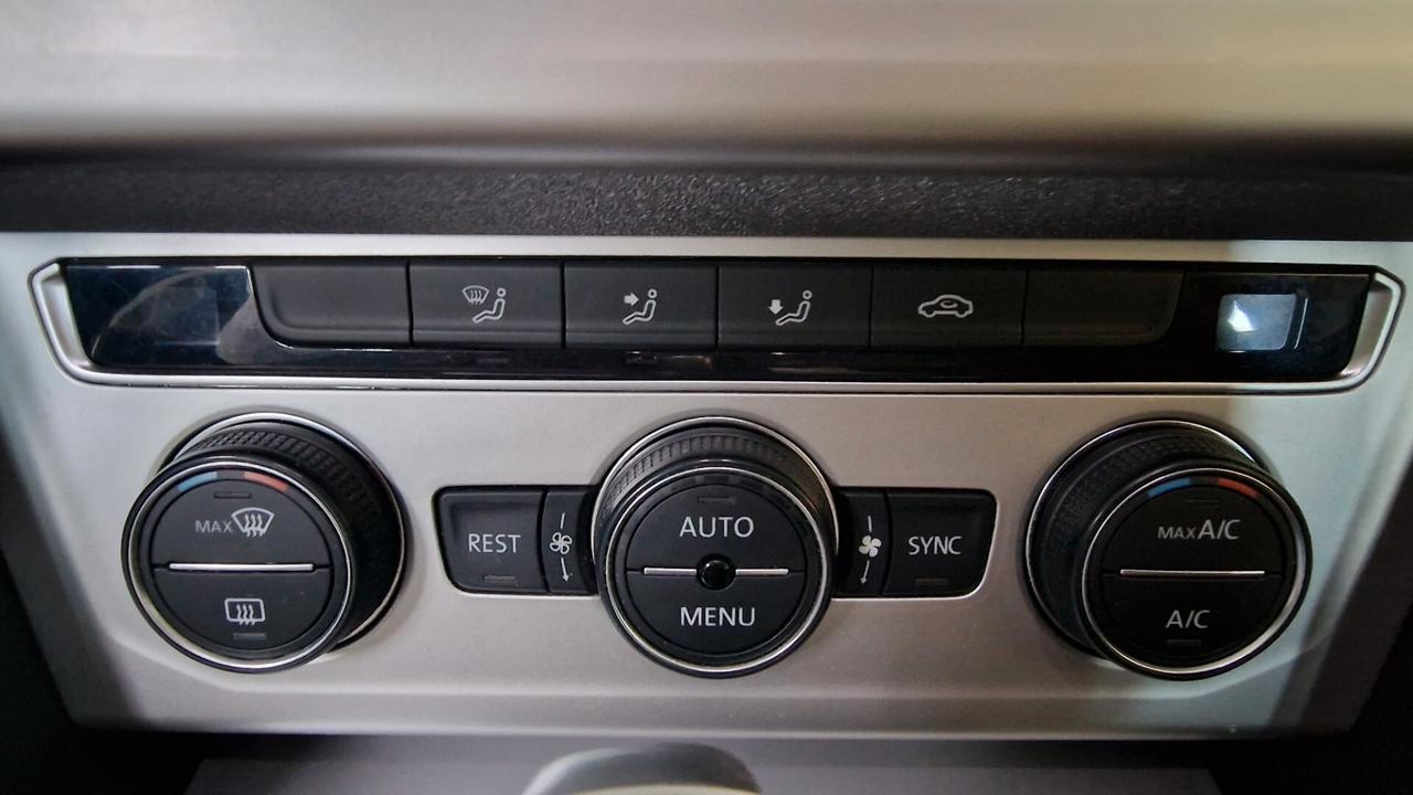 Volkswagen Passat Variant 1.6 TDI DSG Comfortline BlueMotion Tech.