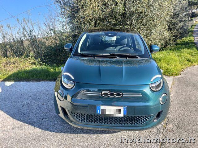 FIAT 500e 320km Tetto+Unipropr.