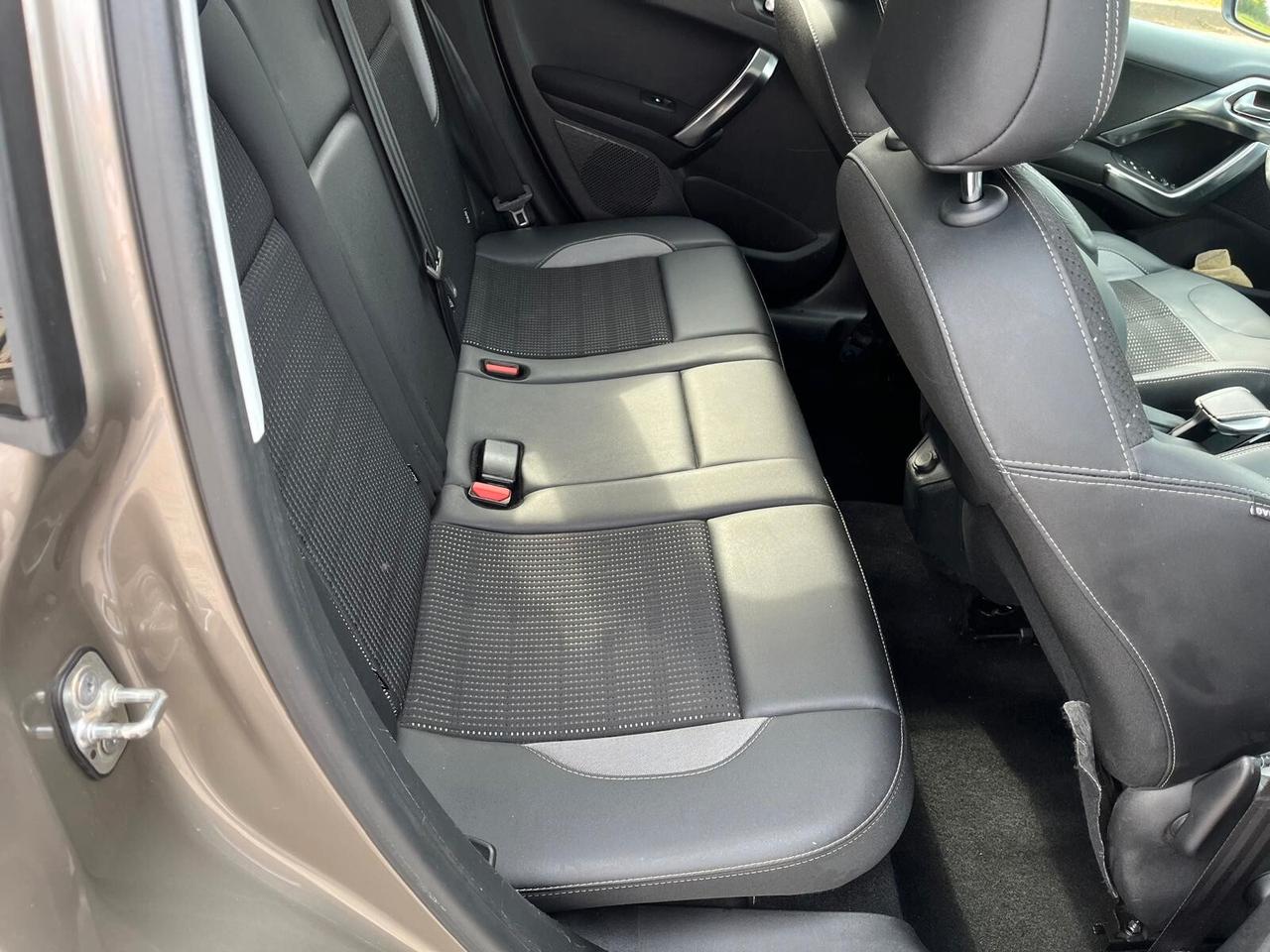 Peugeot 2008 BlueHDi 120 S&S Allure