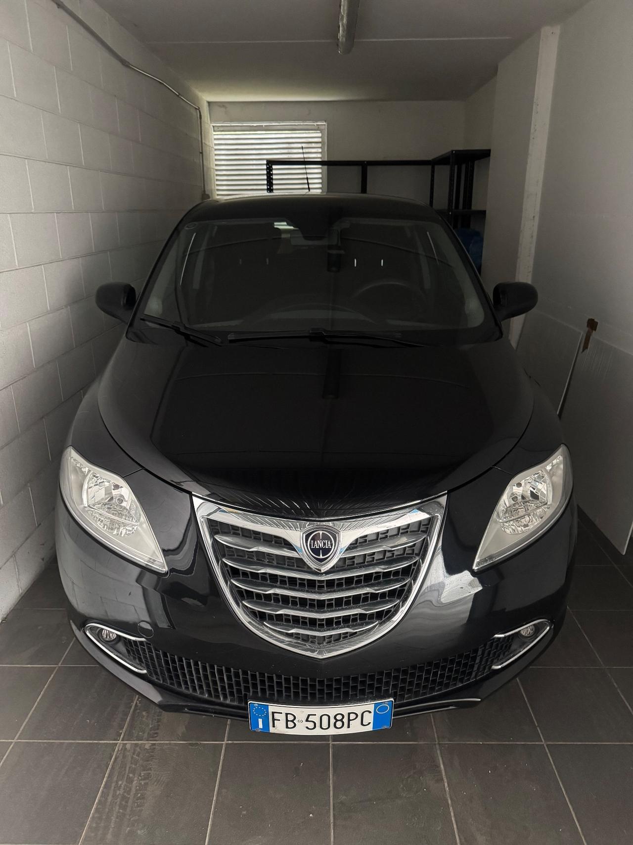 Lancia Ypsilon 1.2 69 CV 5 porte Gold