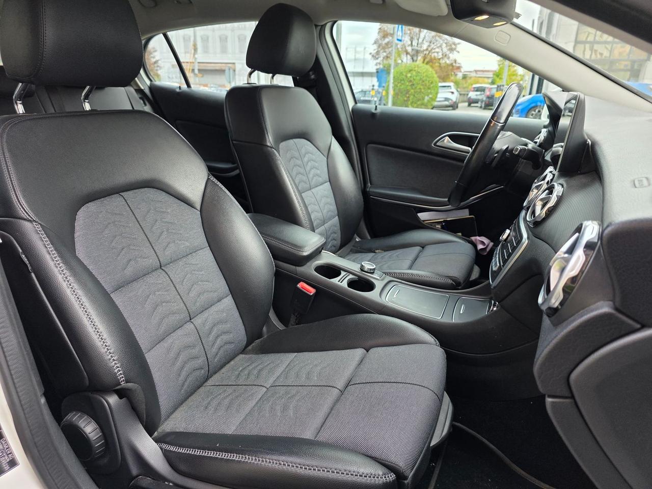 Mercedes-Benz GLA 200 GLA-Clas #7563