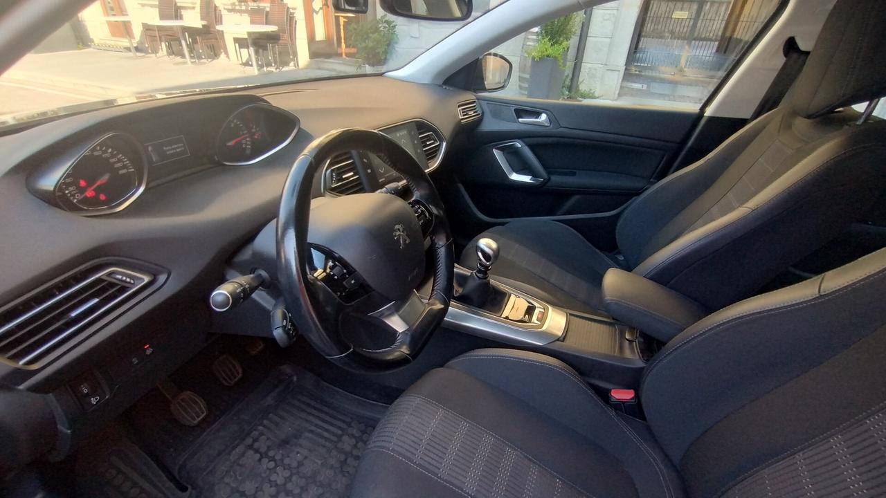 Peugeot 308 BlueHDi 130 S&S SW Allure