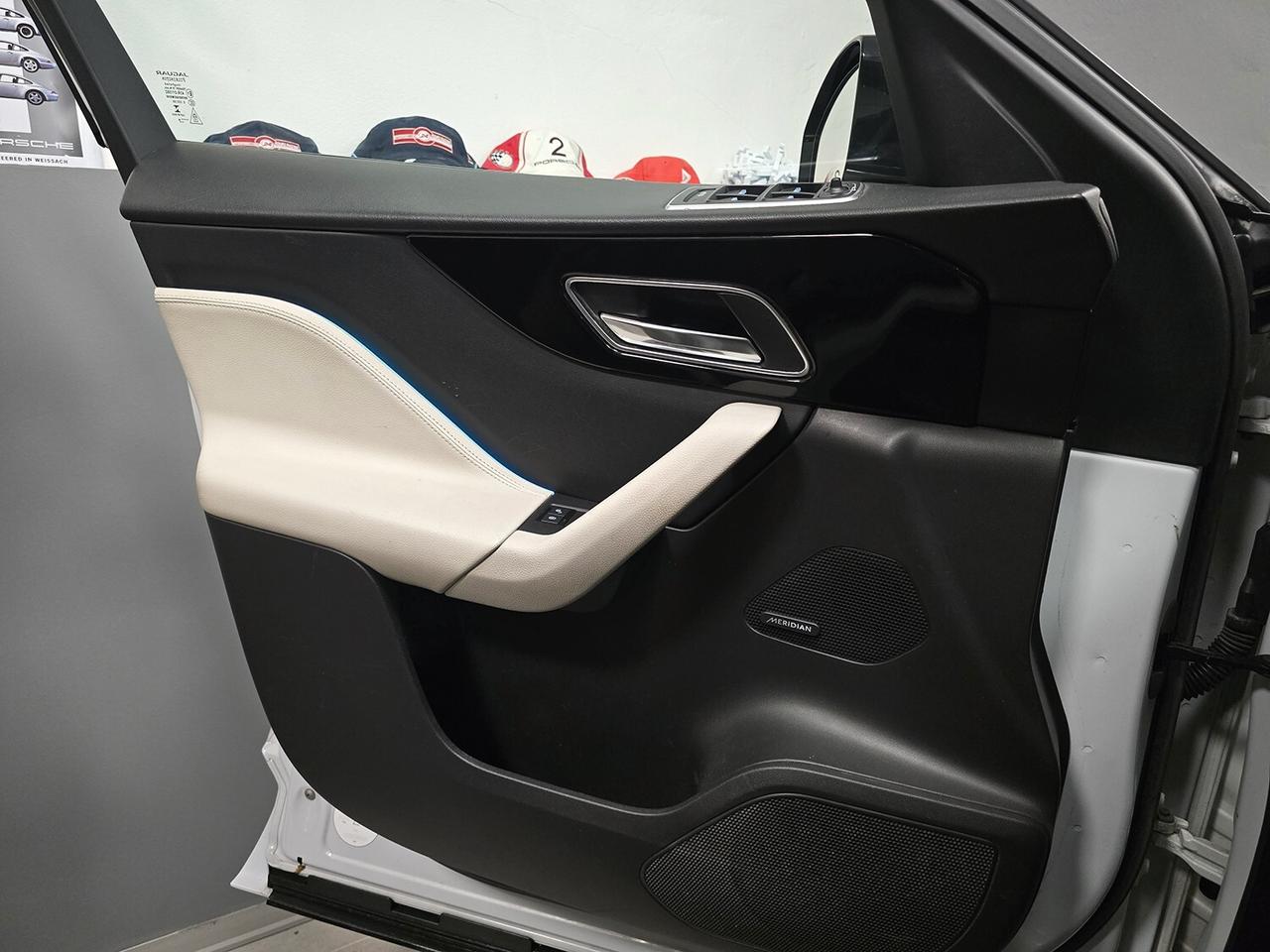 JAGUAR F-PACE F-Pace 2.0 i4 R-SPORT AWD 250CV_SERVICE_LED_TETTO!