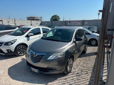 Lancia Ypsilon 1.2 69 CV Platinum Block Shaft