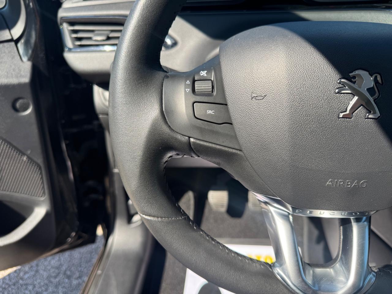 Peugeot 208 82cv 5p. GPL Allure NEOPATENTATI UNICO PROPRIETARIO