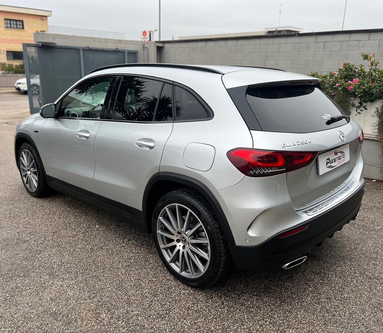 Mercedes-benz GLA 250 e phev (eq-power) Premium AMG AUTO NIGHT PERFETTA!