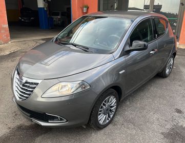 Lancia Ypsilon 1.2 69 CV 5 porte Gold-km 83000-