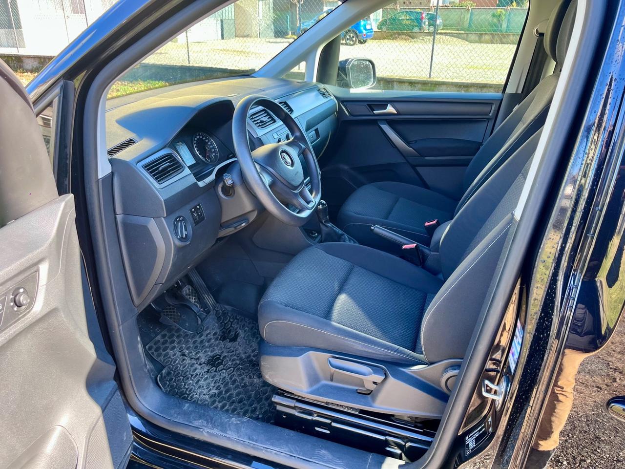 Volkswagen Caddy 2.0 TDI Business Gancio Traino