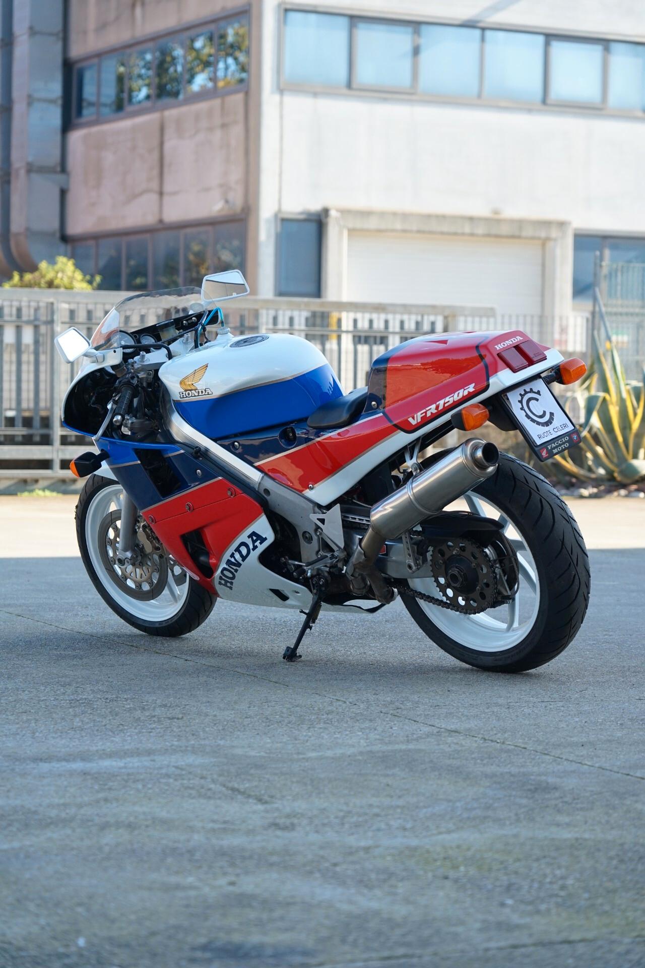 Honda VFR 750 R RC30