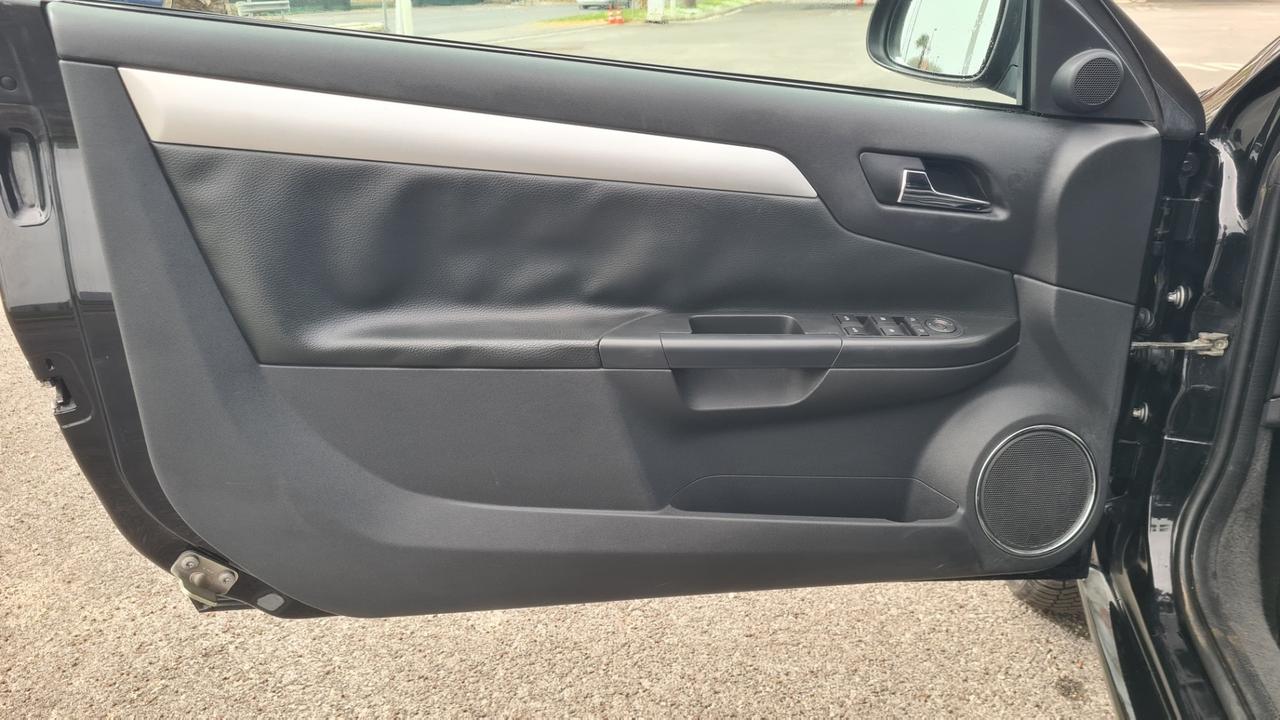 Opel Tigra TwinTop 1.3 CDTI Sport