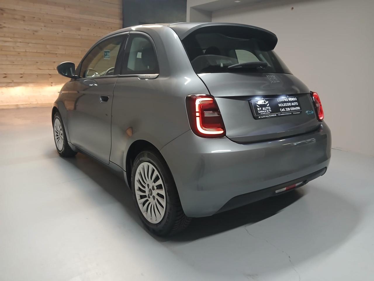 Fiat 500 500e Berlina 42 kWh La Prima