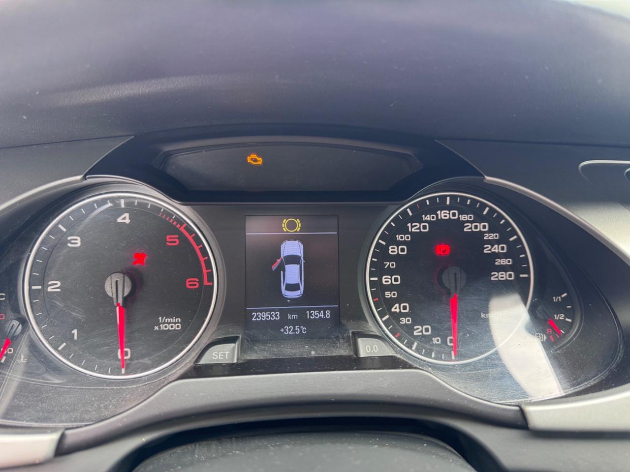 Audi A4 2.0 TDI 143CV S LINE