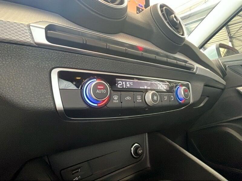Audi Q2 2.0 30 TDI BUSINESS S TRONIC