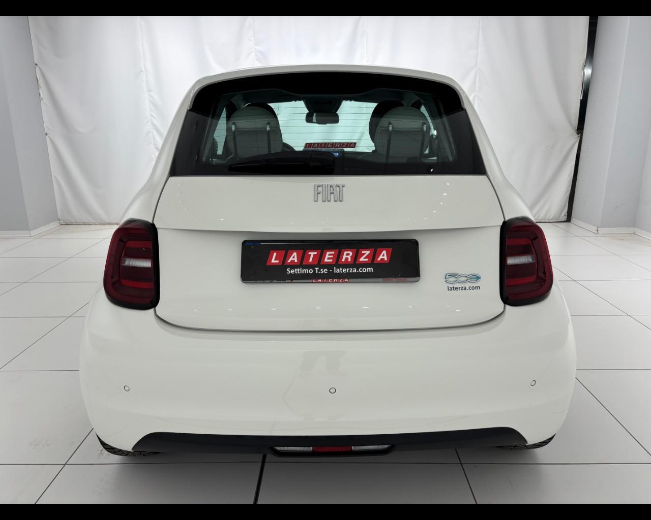 FIAT 500e 42 kWh La Prima by Bocelli