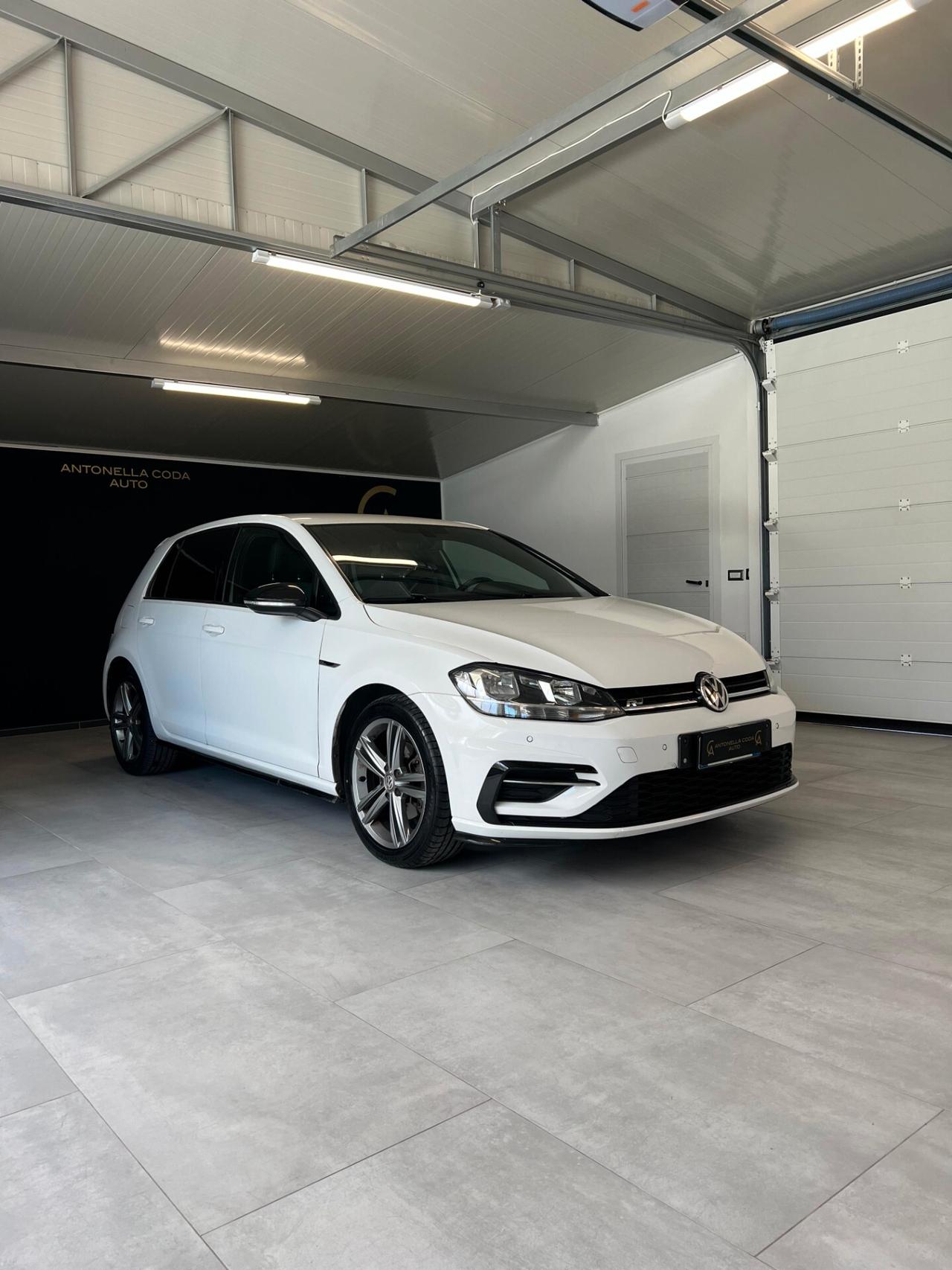 Volkswagen Golf 2.0 TDI DSG 5p. R-LINE