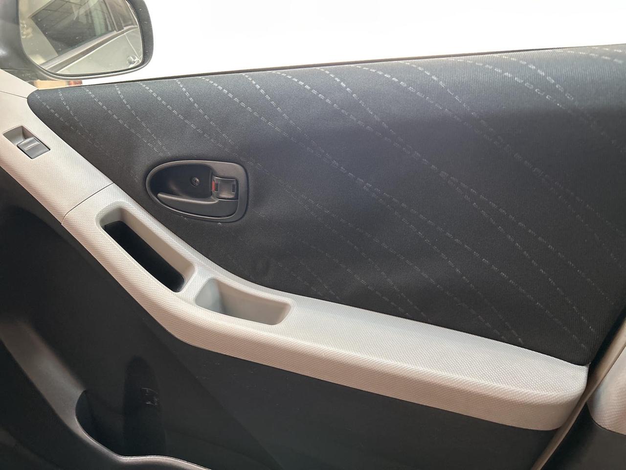 Toyota Yaris 5p 1.0 Sol