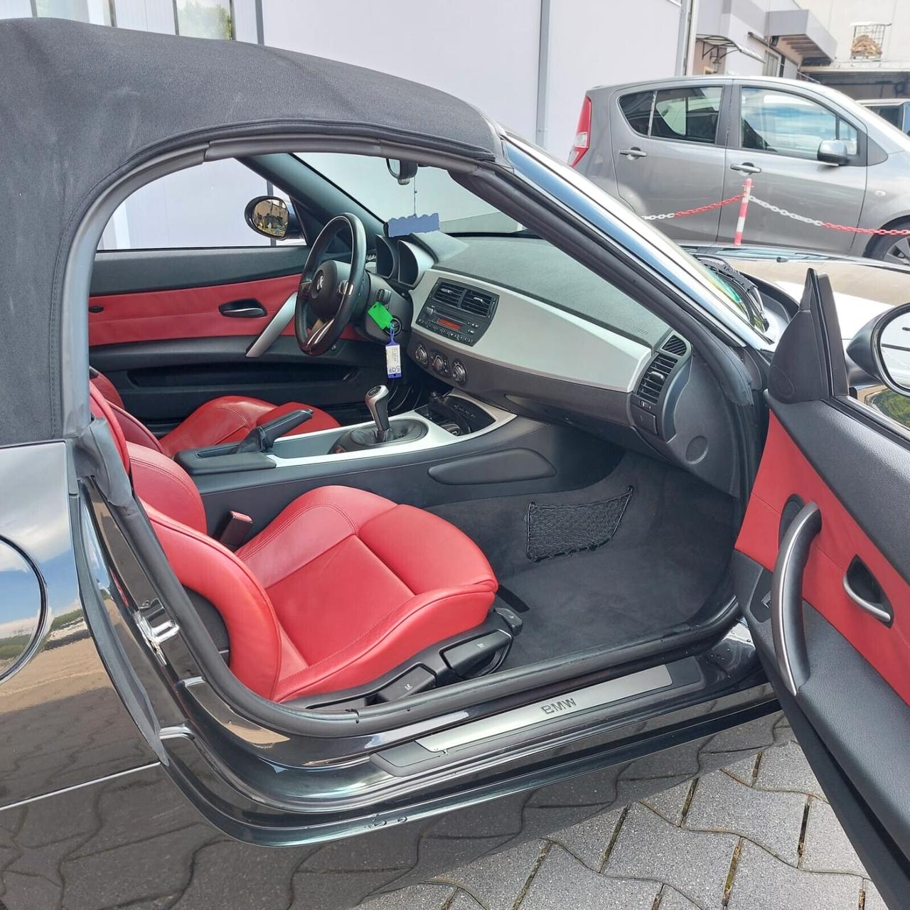 Bmw Z4 2.0 Black-Sapphire, Individual