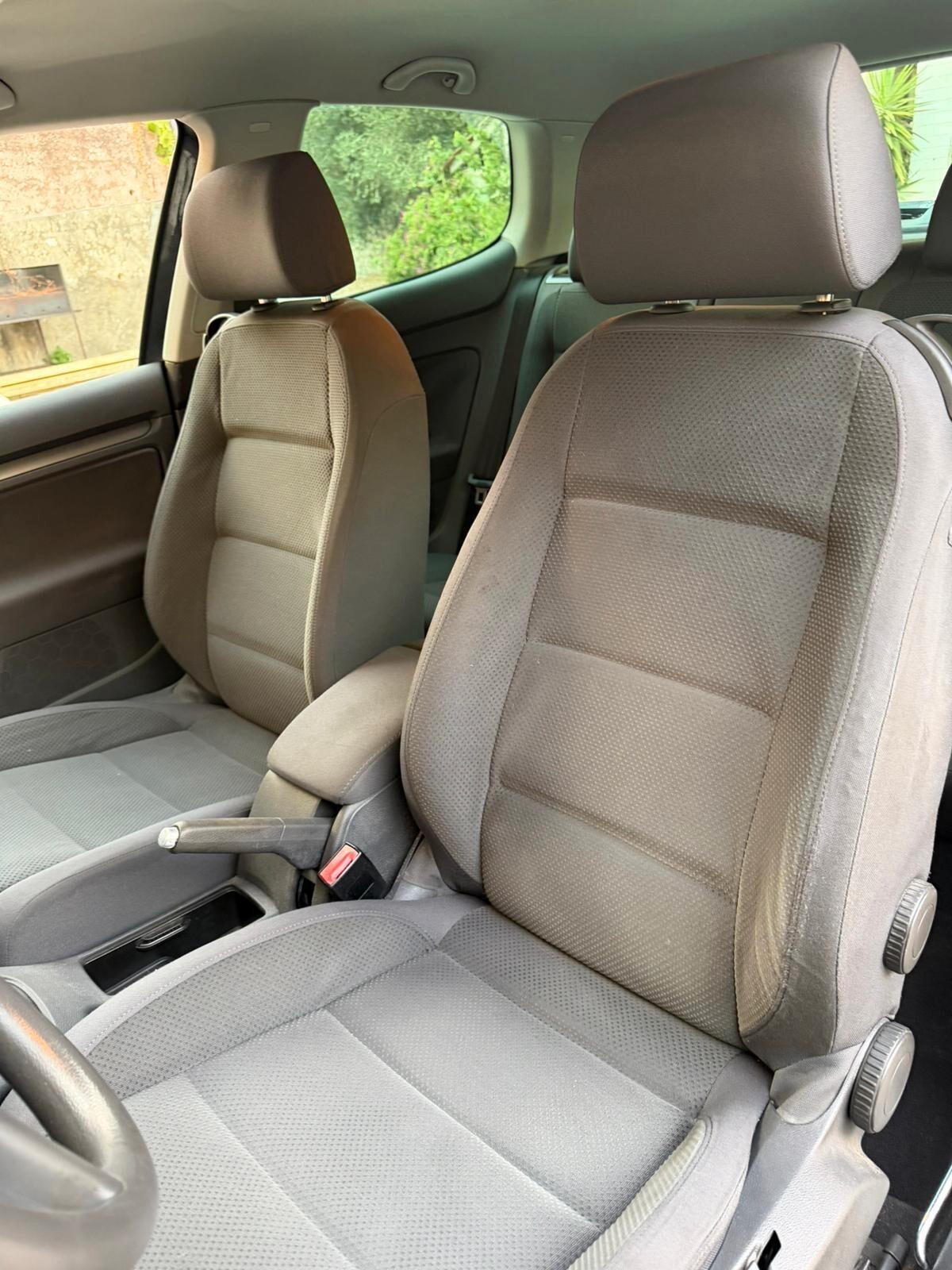Volkswagen Golf 1.6 16V FSI 3p. Comfortline